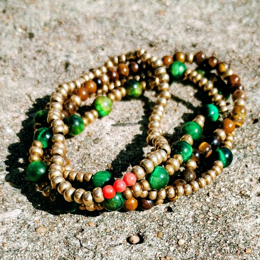 Beaded Bracelet with Green and Gold Accents